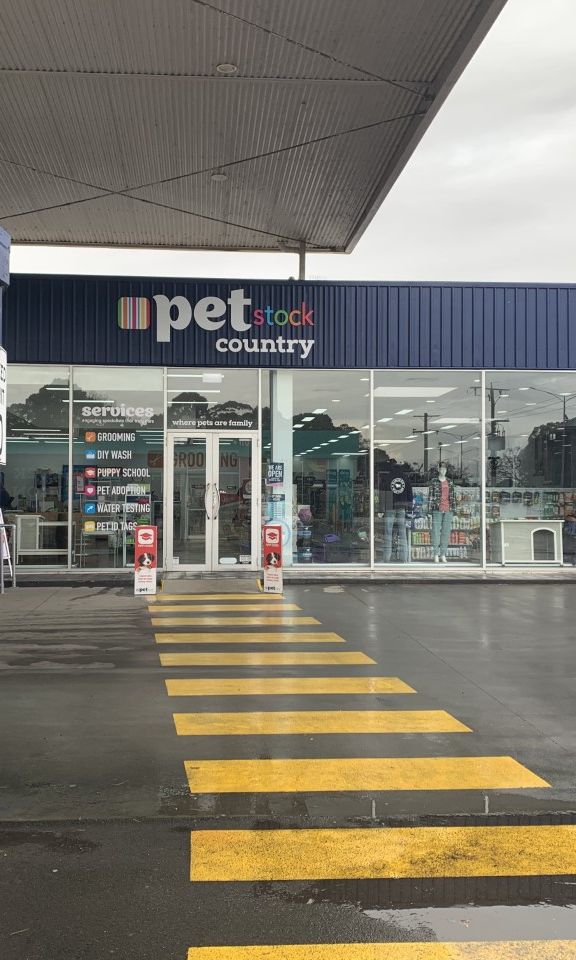 Pet Stock Country Exterior